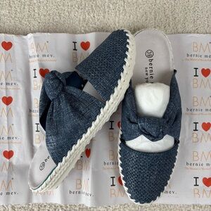 Bernie Mev Shoes Womens 39 US 8-8.5 Blue Woven Slip-On Mules with A Knot Detail